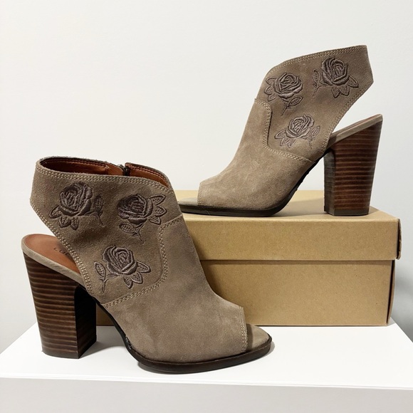 Lucky‎ Brand Listana Booties Womens 7M Floral Embroidered Peep Toe Block Heel - Picture 2 of 14